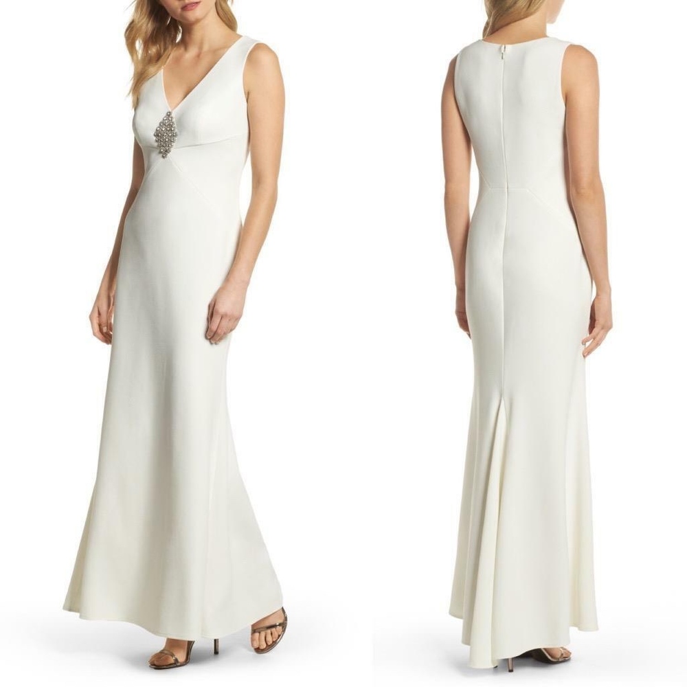 NEW Vince Camuto IVORY Wedding CRYSTAL Embellished BRIDAL Crepe FLOUNCE GOWN 4